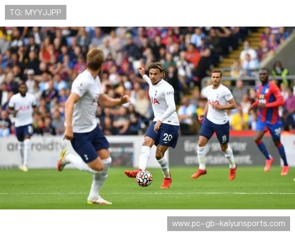 水晶宫右路渗透成为亮点，攻守兼备展现魅力