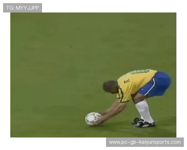 卡洛斯边路任意球速度刁钻：速度与精准的极致对决