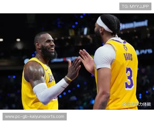 快船末段稳稳控球，湖人没再等到机会，快船对湖人揭幕战