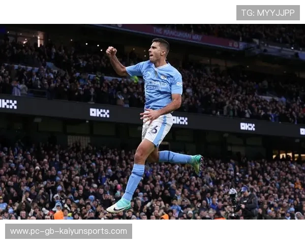 曼城罗德里贴地劲扫令人惊叹：掌控中场的无与伦比之力