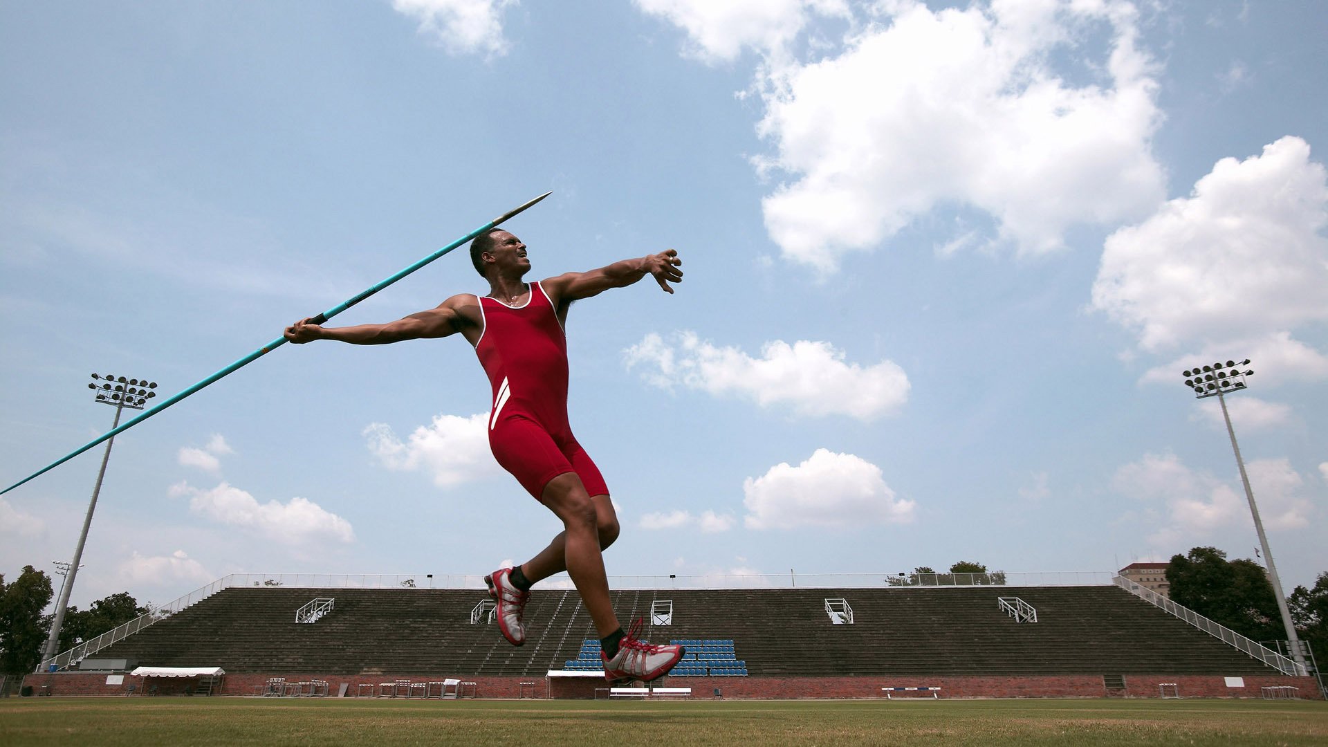 世界铁人三项系列赛多哈站 中国男队首次包揽第5至第8名 展现整体实力